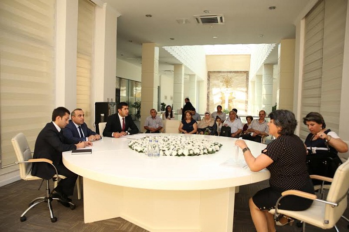 Azay Quliyev seçiciləri ilə görüşüb